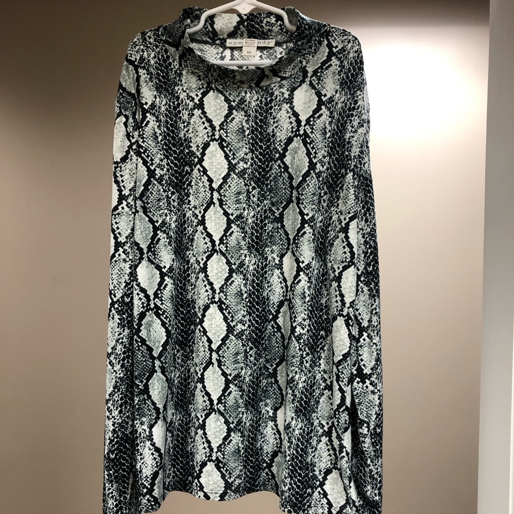 Eye Candy Animal Print Top Size XL